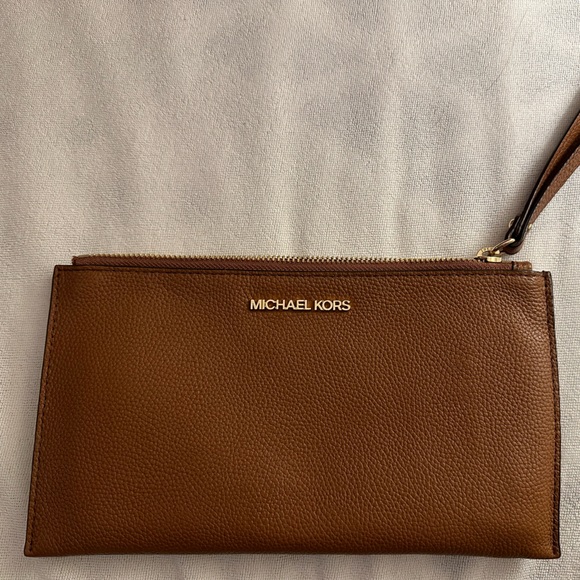 Michael Kors clutch - Picture 1 of 4